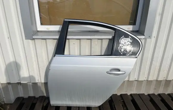 BMW 5 E60 E61 Rear door