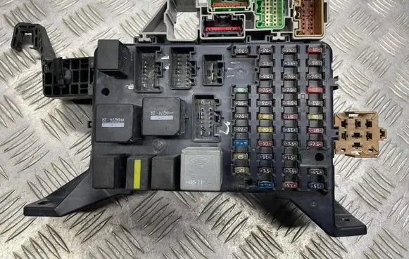 Ford Mondeo Mk III Fuse box set 1S7T14A301CC 71587314 7713673140