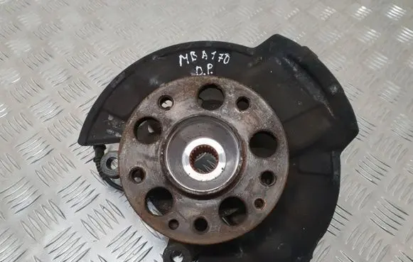 Mercedes-Benz A W168 Front wheel hub