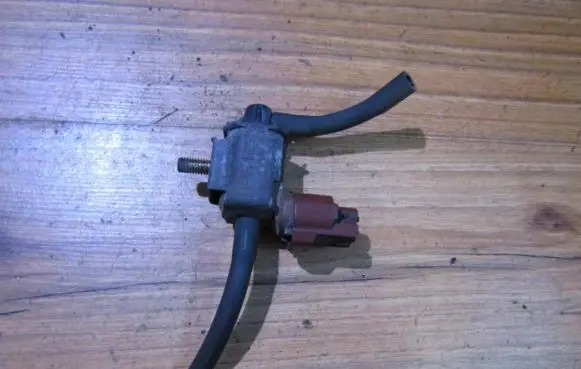 Mitsubishi Galant Turbo solenoid valve k5t48271 8203