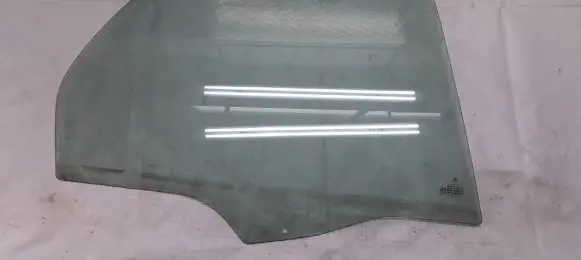 Citroen Xsara Picasso Rear door window glass