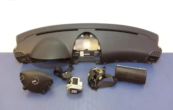 Mercedes-Benz E W211 Dashboard
