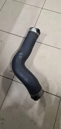 BMW 5 F10 F11 Intercooler hose/pipe 7810615