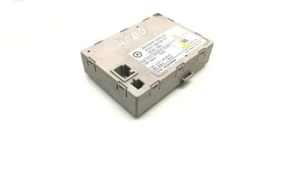 Mercedes-Benz CLS C219 Central body control module A2115408445 A2114420027 A2115408245