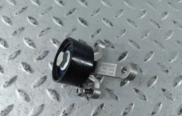 Audi Q2 - Timing belt tensioner pulley 05E109187