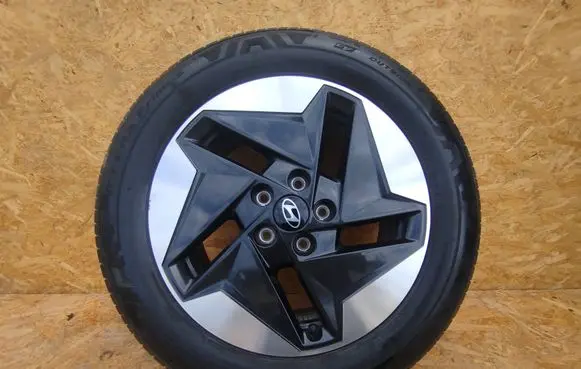 Hyundai Kona II R17 alloy rim