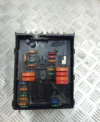 Audi A3 S3 8P Fuse module 1B1311056