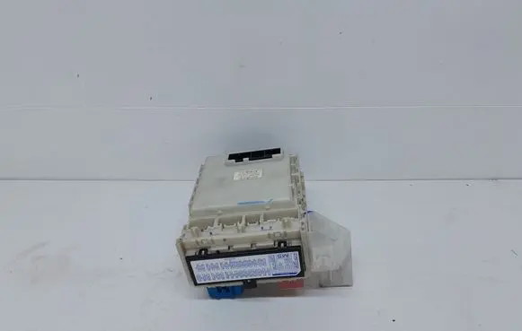 Toyota Avensis T270 Fuse box set 8273005140C 8273005140 15418K26