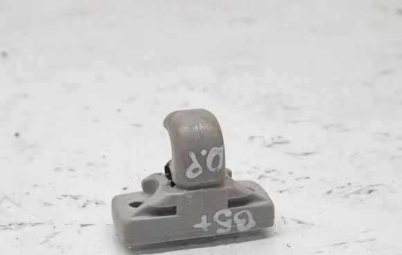 Sun visor clip/hook/bracket