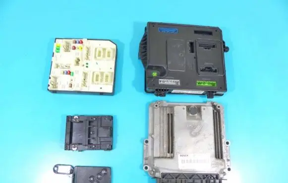 Renault Megane III Engine control unit/module ECU 0281030135 IMPRK1227628