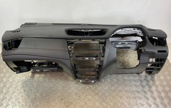 Nissan X-Trail T32 Dashboard