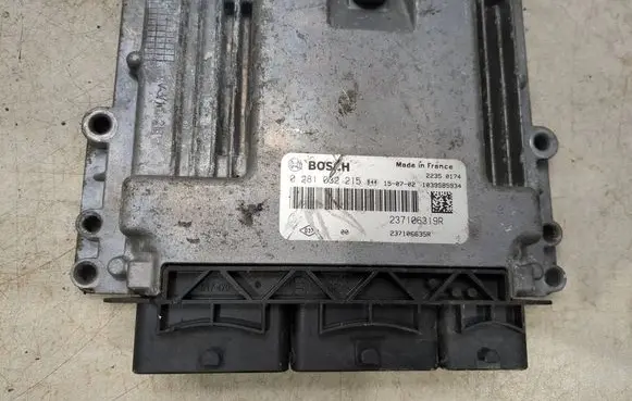 Renault Sandero I Engine control unit/module 0281032215 237106319R 237106635R