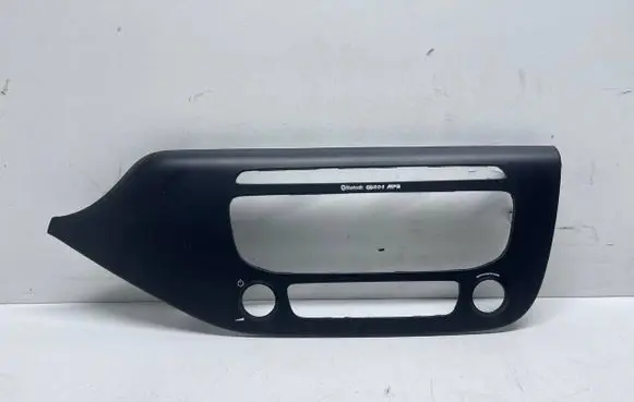 KIA Ceed Radio/GPS head unit trim 84740A2000