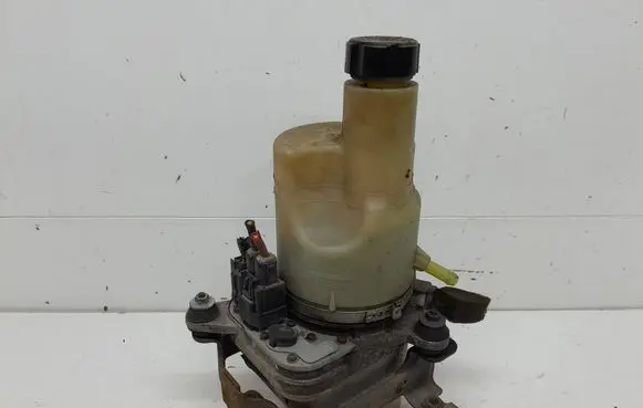 Volvo V50 Power steering pump 5N513K514AD 30741955