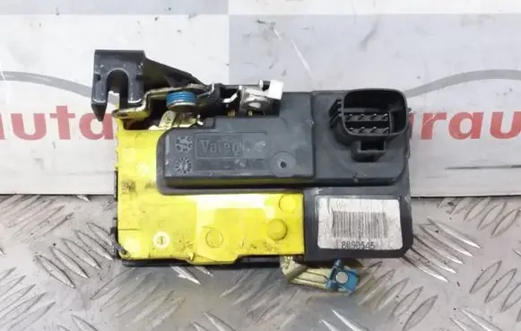 Volvo V70 Front door lock 8650545