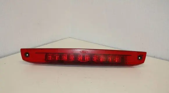 Third/center stoplight