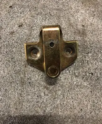 Ford Mondeo Mk III Front door lock loop/hook striker 2M51F21982AA