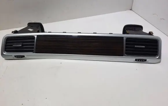 Volkswagen Touareg II Panel trim 7P1857226 7P1819727B