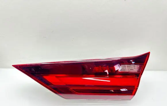 Tailgate rear/tail lights