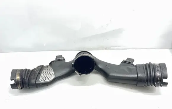 Mercedes-Benz E W211 Turbo air intake inlet pipe/hose A6420943497