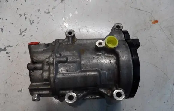 Toyota Yaris XP210 Air conditioning (A/C) compressor (pump) 0424000740 11D10385 ESB20C