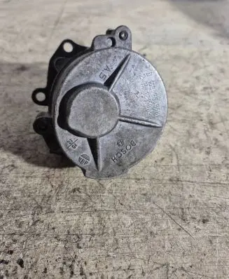 Nissan Primera Vacuum pump 163354368 2B121104