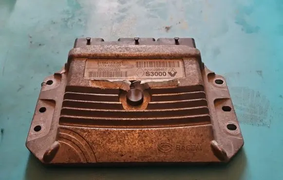 Renault Megane II Engine control unit/module ECU 8200298463 IMPRK1392868
