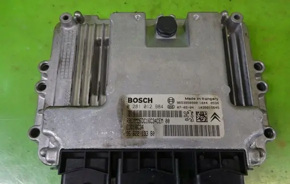 Peugeot 407 Engine control unit/module ECU 0281012984