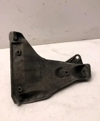 Volkswagen PASSAT B5.5 Engine mounting bracket 8D0199308AG