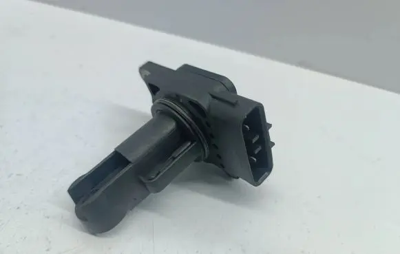 Toyota Corolla E120 E130 Mass air flow meter 222040J010 MB1974003010