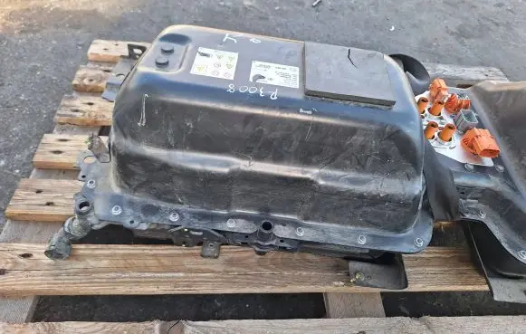 Peugeot 3008 II Hybrid / electric car battery 9844393580