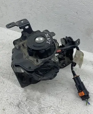 Peugeot 208 I Vacuum pump 9835028580