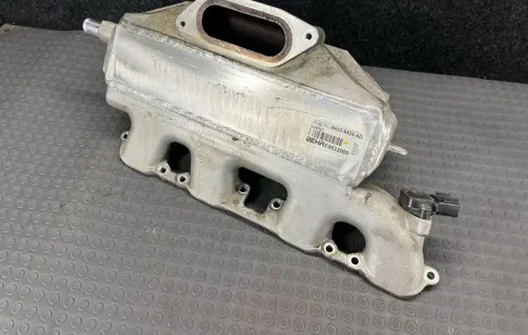 Jaguar XF X250 Intake manifold 4H339424AD