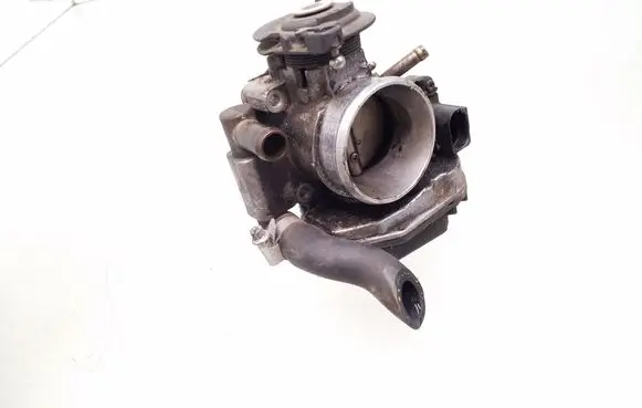 Volkswagen PASSAT B5 Throttle valve 058133063H