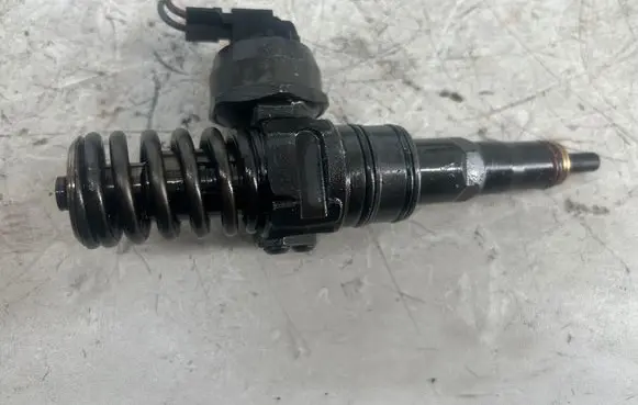 Skoda Superb B6 (3T) Fuel injector 038130073AG 0414720215