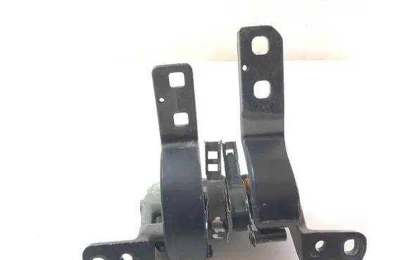 BMW 5 E60 E61 Tailgate/trunk/boot hinge 7061384