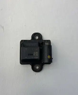 Mercedes-Benz E W212 Glow plug pre-heat relay A6519000900 0522120204