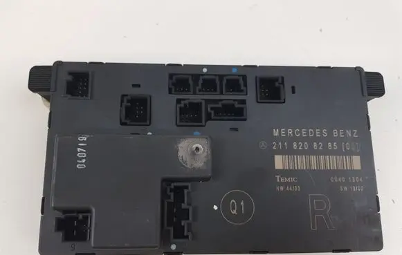 Mercedes-Benz E W211 Door control unit/module 2118208285