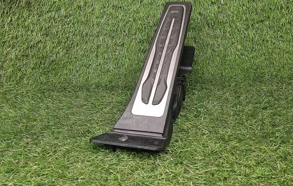 BMW 5 G30 G31 Accelerator throttle pedal 6871053 3542687105301 6PV01043563