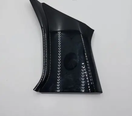 Rear fender molding trim