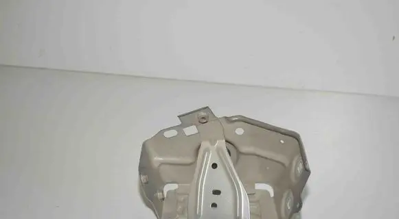 BMW iX Fender mounting bracket 8737202