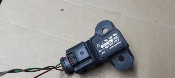 Audi A4 S4 B8 8K Air pressure sensor 036906051G