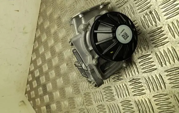 Mercedes-Benz GLC C254 Water pump A6542000600