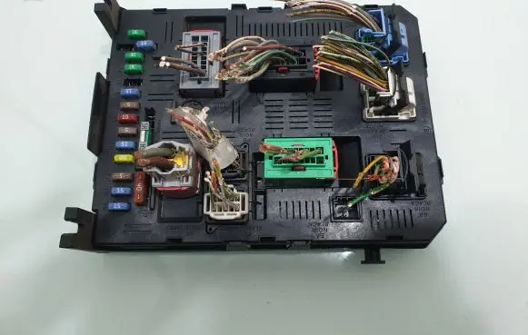 Citroen C4 I Fuse module 216760315B