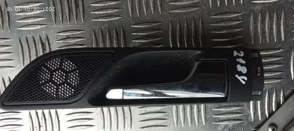 Opel Zafira B Front door interior handle 13163899