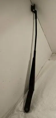 Volkswagen PASSAT B6 Front wiper blade arm 3C1955410B