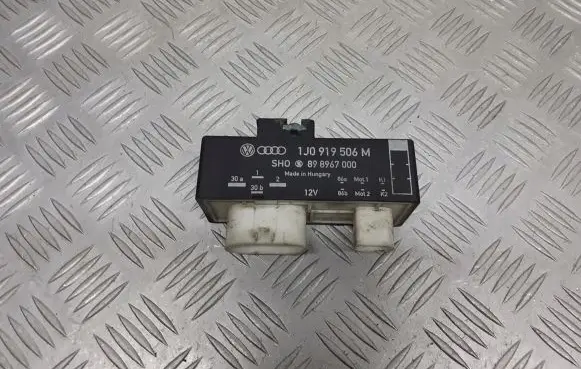 Skoda Fabia Mk1 (6Y) Coolant fan relay 8L0919506M
