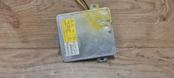 Volvo V70 Xenon control unit/module 6948180 6261110499