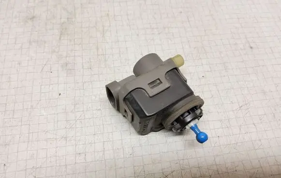 Nissan Primera Headlight level adjustment motor 007878