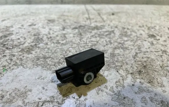 Honda CR-V Airbag deployment crash/impact sensor 77970SWAE11MM4 5WK43786